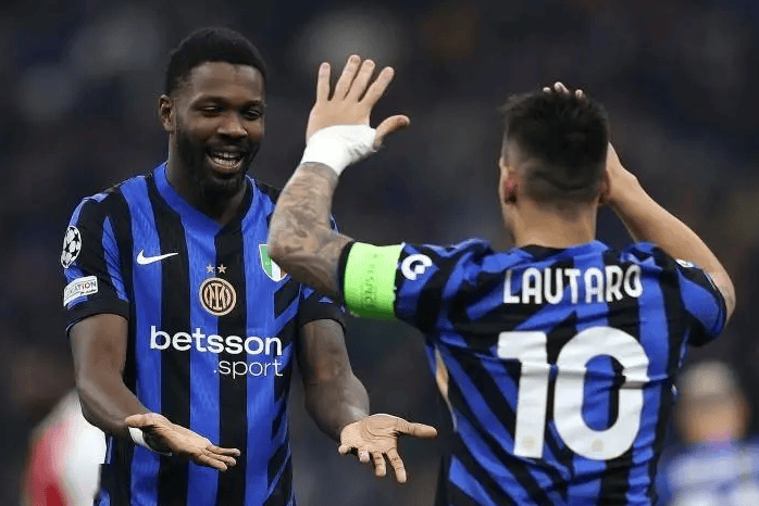 而张琴则从 而张琴则从