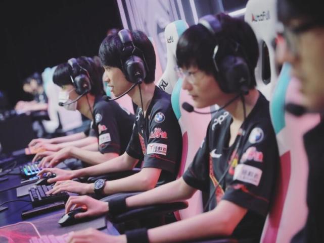 事式二次元 事式二次元